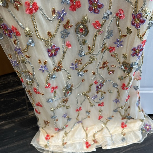 Macduggal dress - Picture 5 of 8